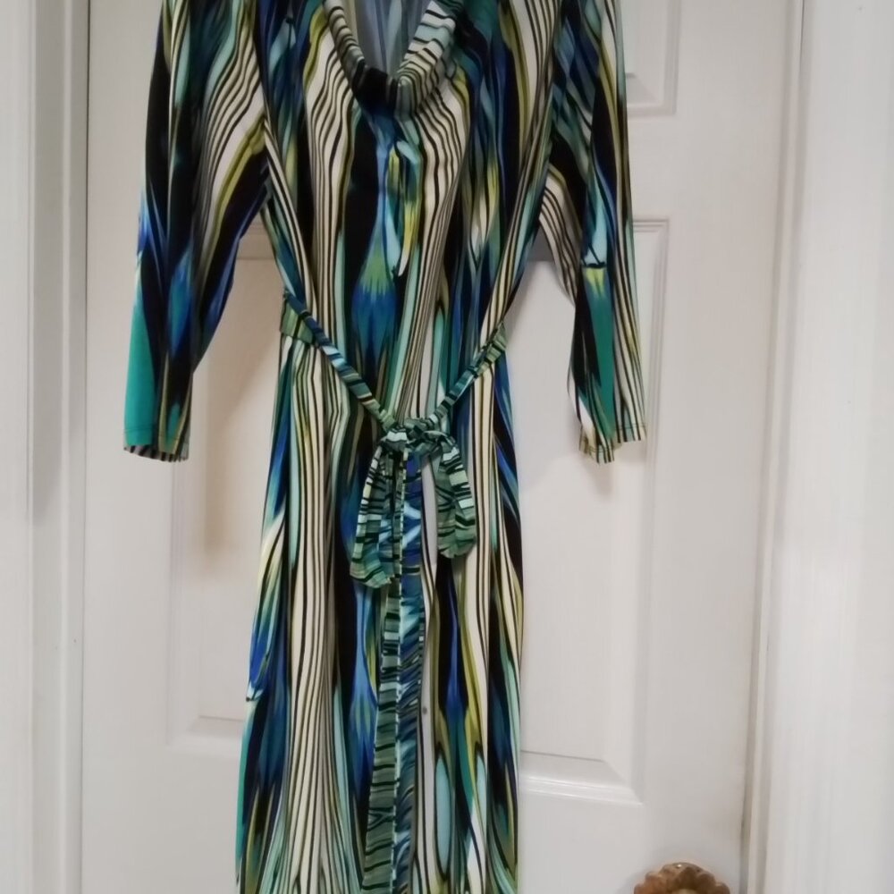 Dress - Picture 2 of 2